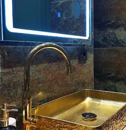 Asi Rooftop 4* Sarandë