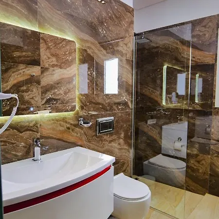 Asi Rooftop 4* Sarande