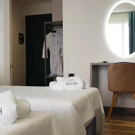 Asi Rooftop 4* Sarandë