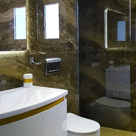 Asi Rooftop 4* Sarandë
